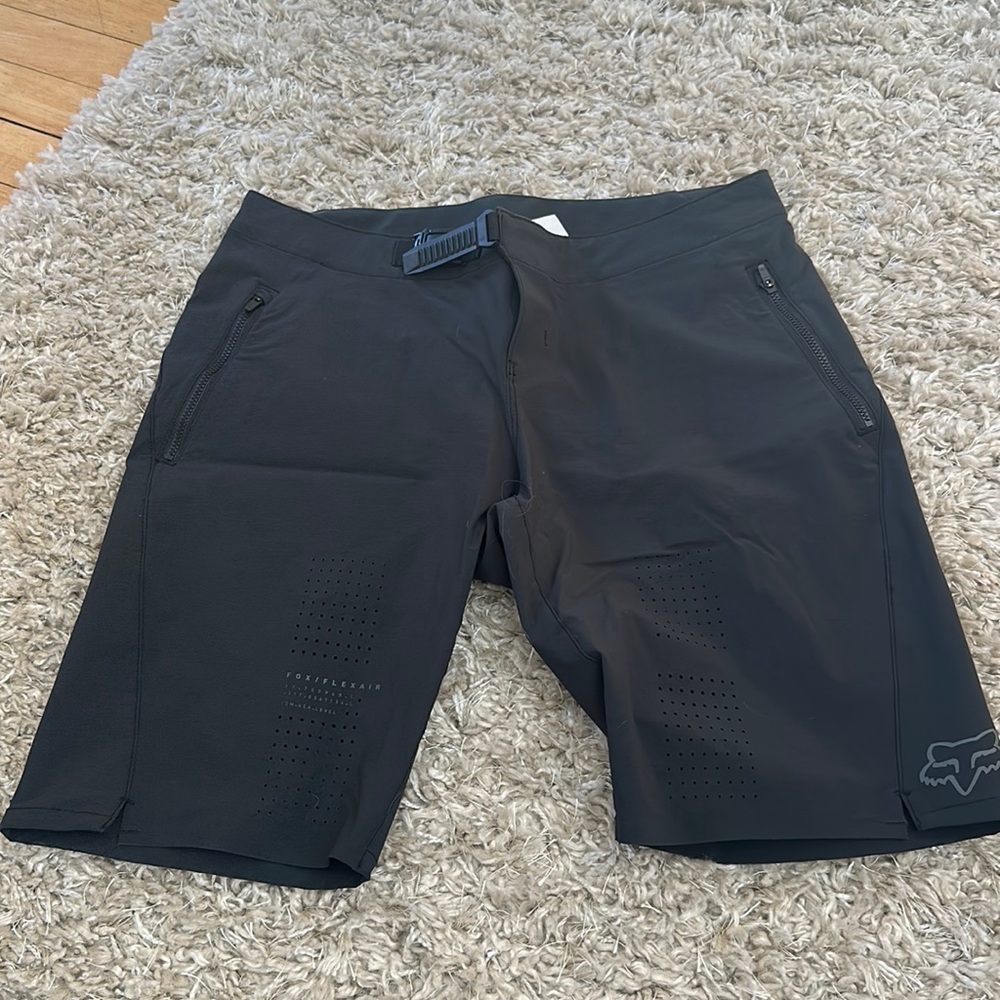 FOX Shorts Black